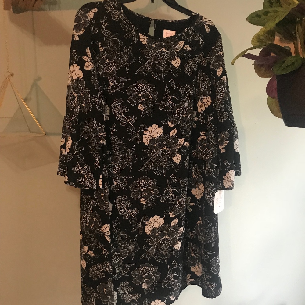 maternity black and white floral dress
